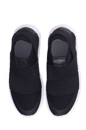 Slip on con fascia FESSURA | DINGHYSPORTBLACK